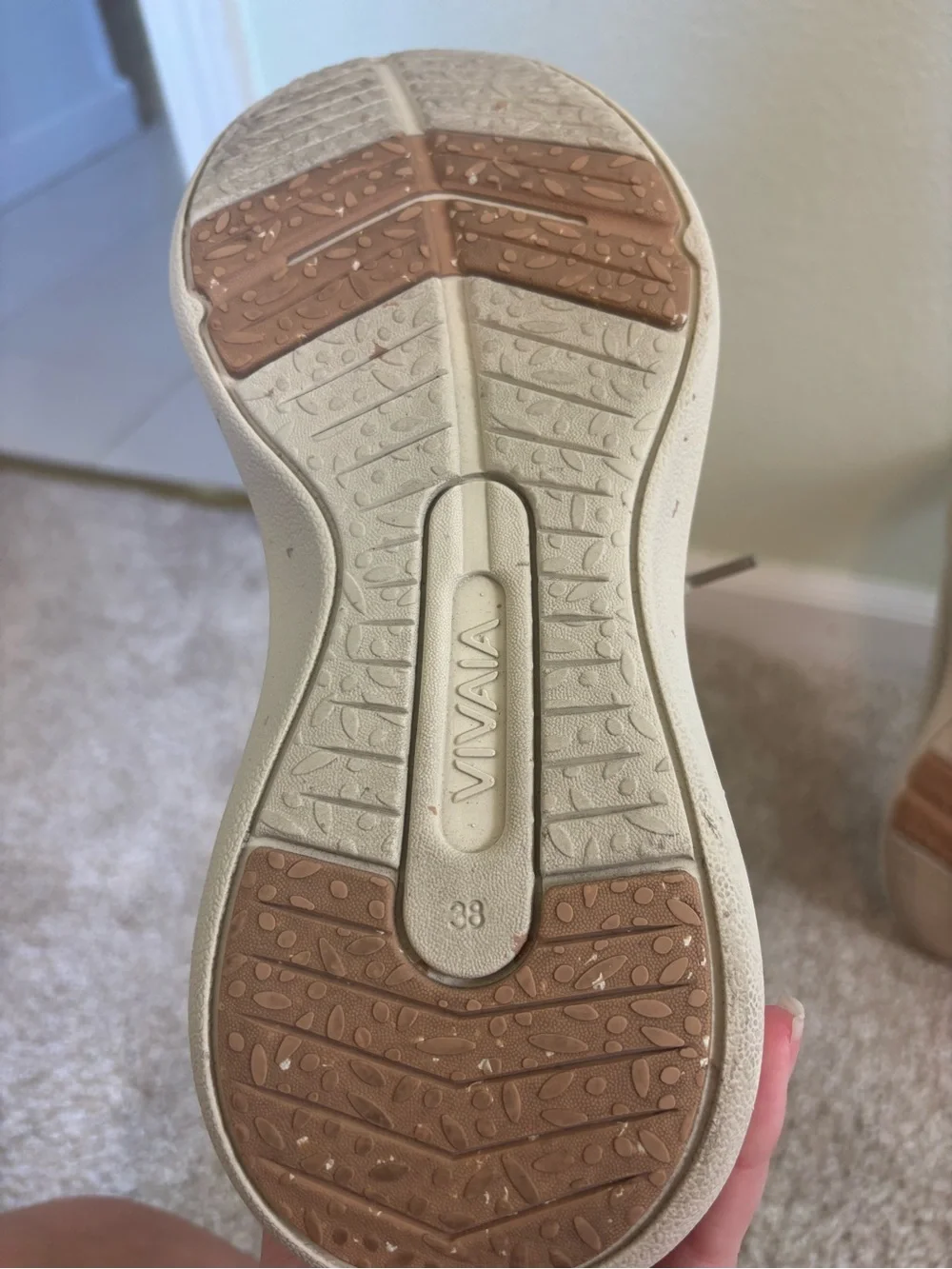 Vivaia Urban Mesh Unisex Beige Sneakers Size 38 or US 7 Women’s